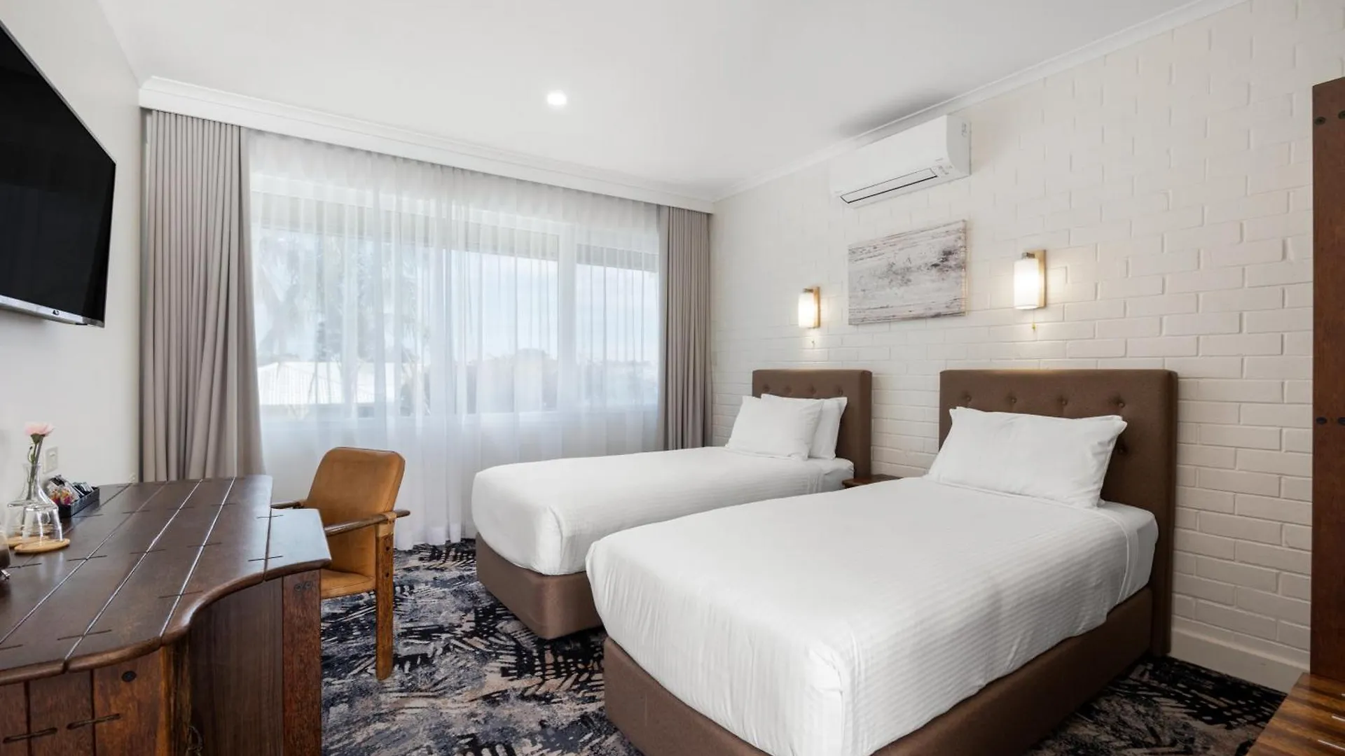 Hotel Best Western Adelaide Airport 4*,